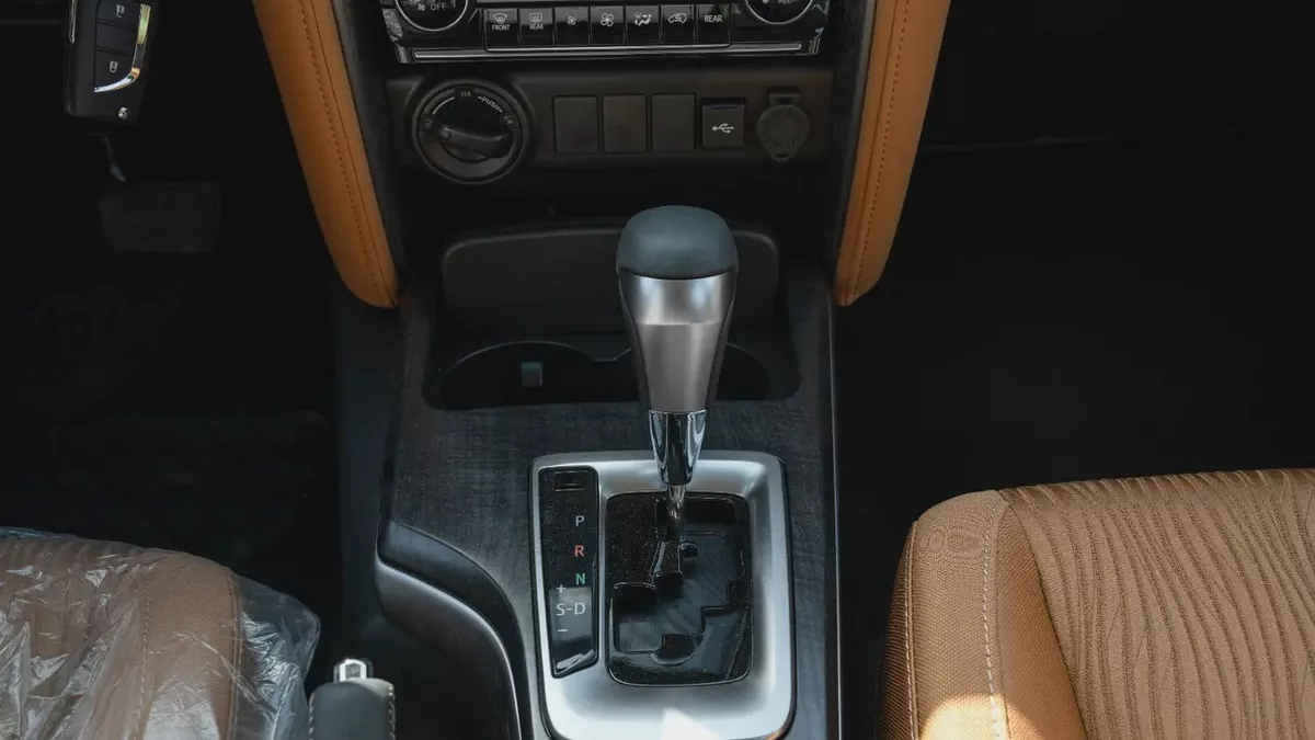 2026 Toyota Fortuner VX 4.0L AT Petrol (Black-Tan)-12-12