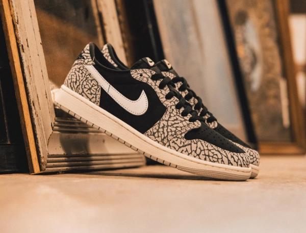 Jordan 1 Retro Low OG "Black Cement" sneakers