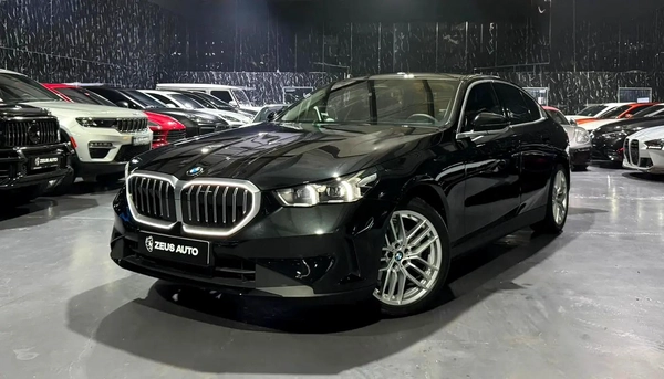 Exclusive offer | LOW Mileage | GCC | Luxury Sedan | AGMC Warranty 2028 | AGMC Service 2028