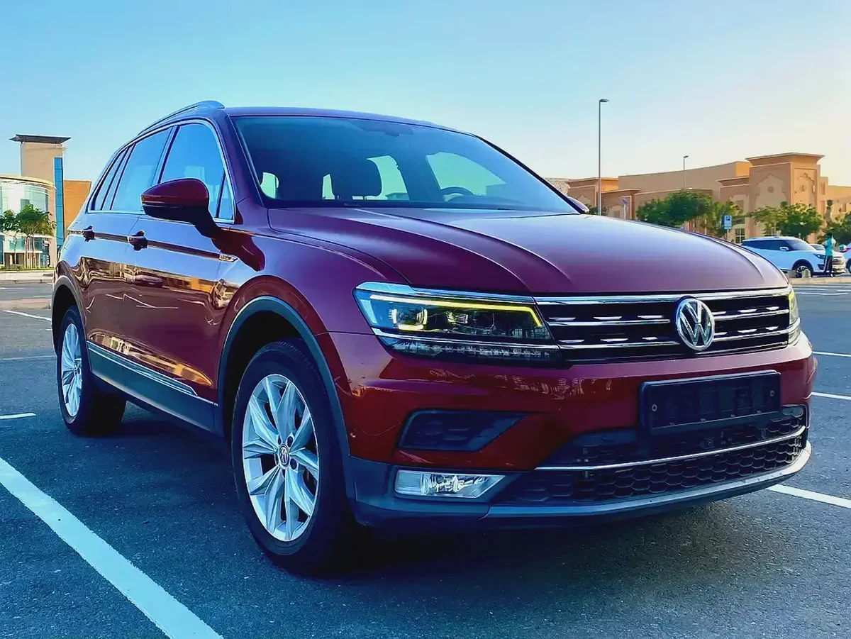 2017  TIGUAN R-LINE  Volkswagen Tiguan R-Line | GCC Specs | ACCIDNT free | top of the range-4-4