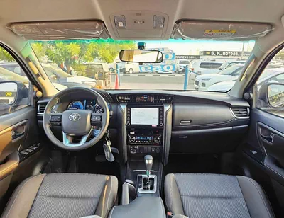 Toyota Fortuner VXR 4.0L V6 PETROL / AUTO AC / DIFF LOCK / DVD CAMERA (CODE # F6S)-11