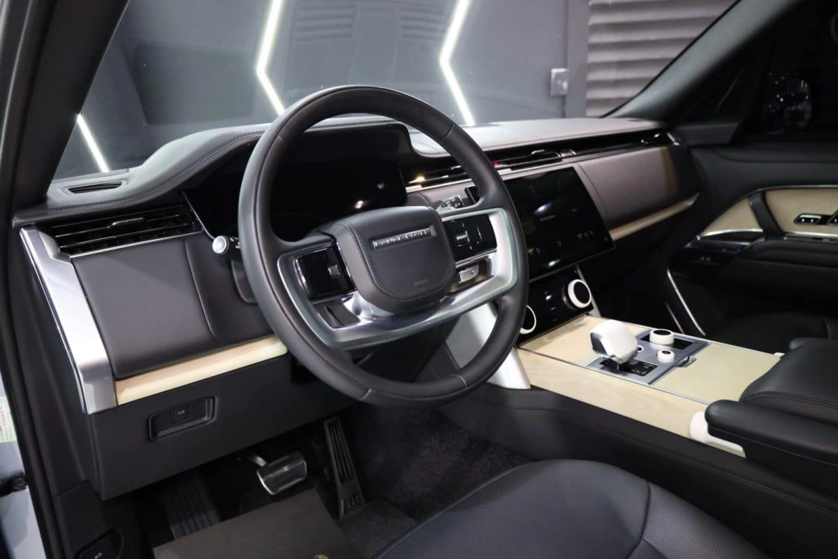 Land Rover Range Rover Vogue SV-1-1
