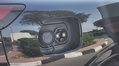XPENG G9 (Black Orange)-11