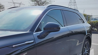 XPENG G9 (Black Orange)-5