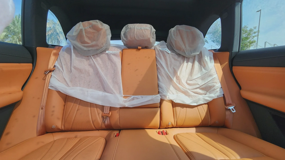 XPENG G9 (Black Orange)-17-17