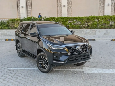 TOYOTA FORTUNER 2019 FACELIFTED 2025 GCC V4 2.7L IN EXCELLENT CONDITION-0
