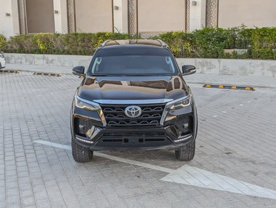TOYOTA FORTUNER 2019 FACELIFTED 2025 GCC V4 2.7L IN EXCELLENT CONDITION-16