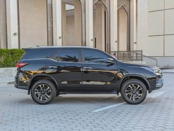 TOYOTA FORTUNER 2019 FACELIFTED 2025 GCC V4 2.7L IN EXCELLENT CONDITION