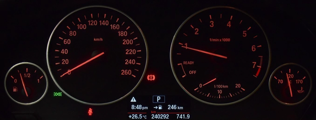 BMW 318i ( 2016 Model ) in Brown Color GCC Specs-13-13