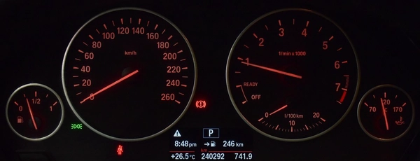 BMW 318i ( 2016 Model ) in Brown Color GCC Specs