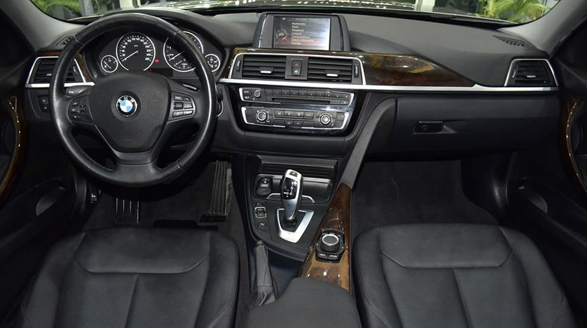 BMW 318i ( 2016 Model ) in Brown Color GCC Specs-10-10