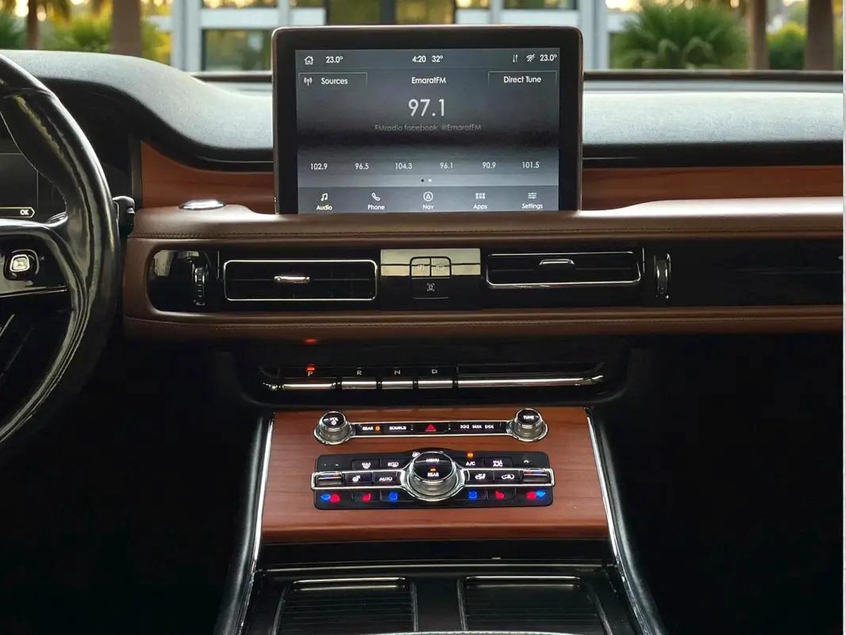 Lincoln Aviator Luxury 2020 - American Specs - GCC Resale | vip 6seats-2-2