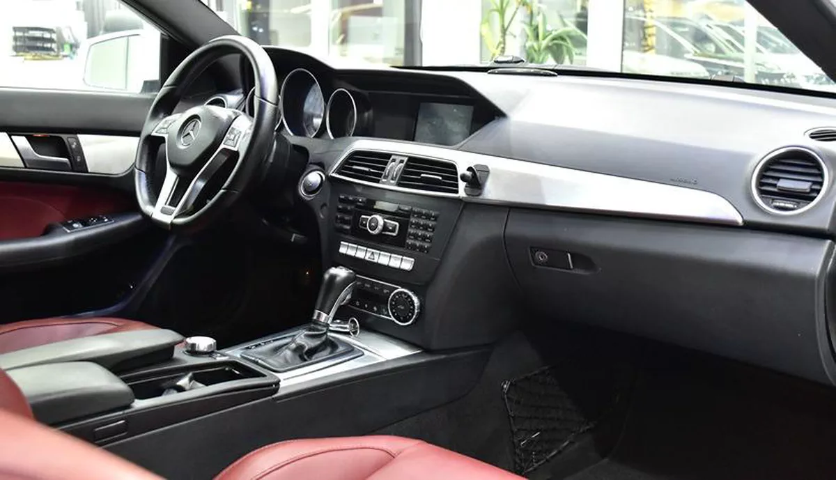 Mercedes Benz C250 Coupe ( 2015 Model ) in White Color GCC Specs-3-3