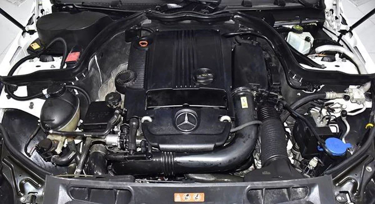 Mercedes Benz C250 Coupe ( 2015 Model ) in White Color GCC Specs-1-1