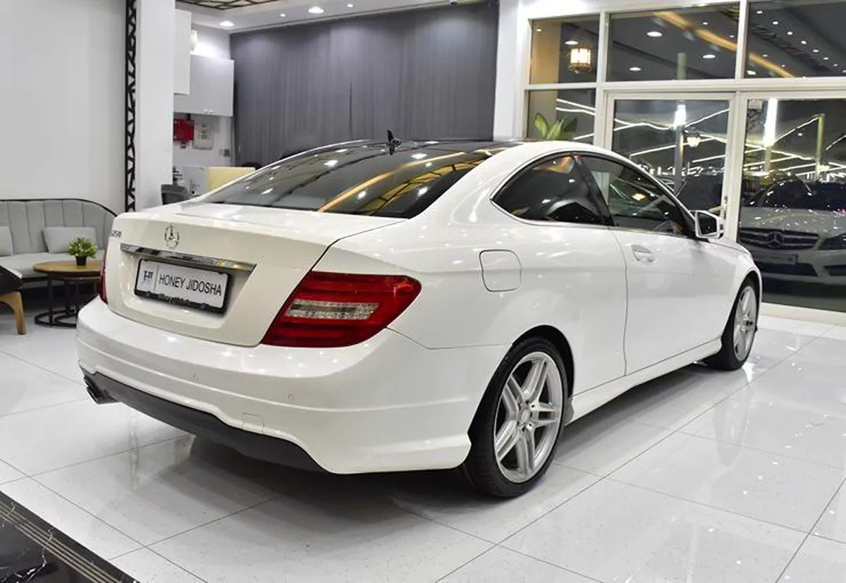 Mercedes Benz C250 Coupe ( 2015 Model ) in White Color GCC Specs-9-9