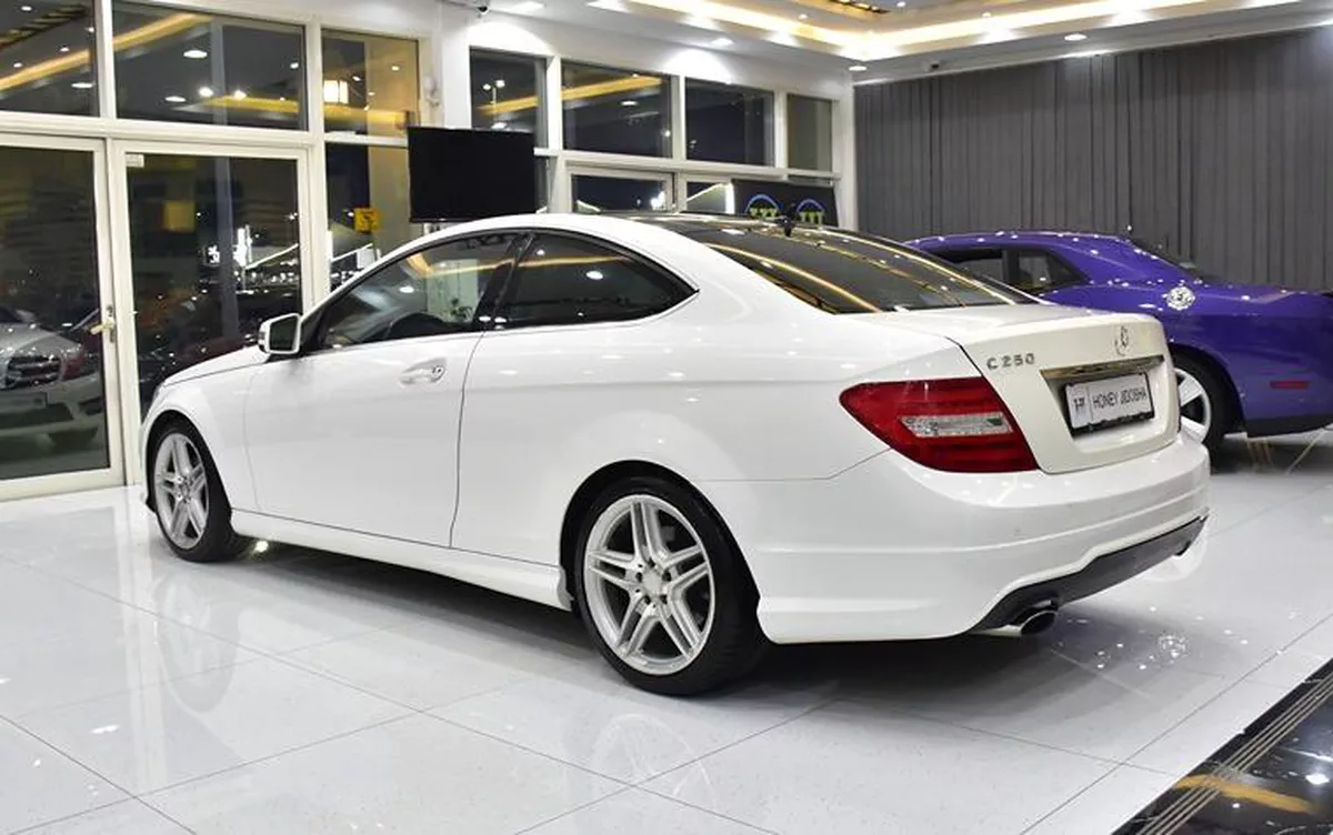 Mercedes Benz C250 Coupe ( 2015 Model ) in White Color GCC Specs-4-4