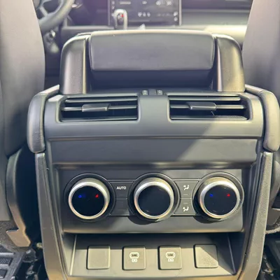LAND ROVER DEFENDER SE DYNAMIC 2025 | BLUE ( REF-ACD )-1
