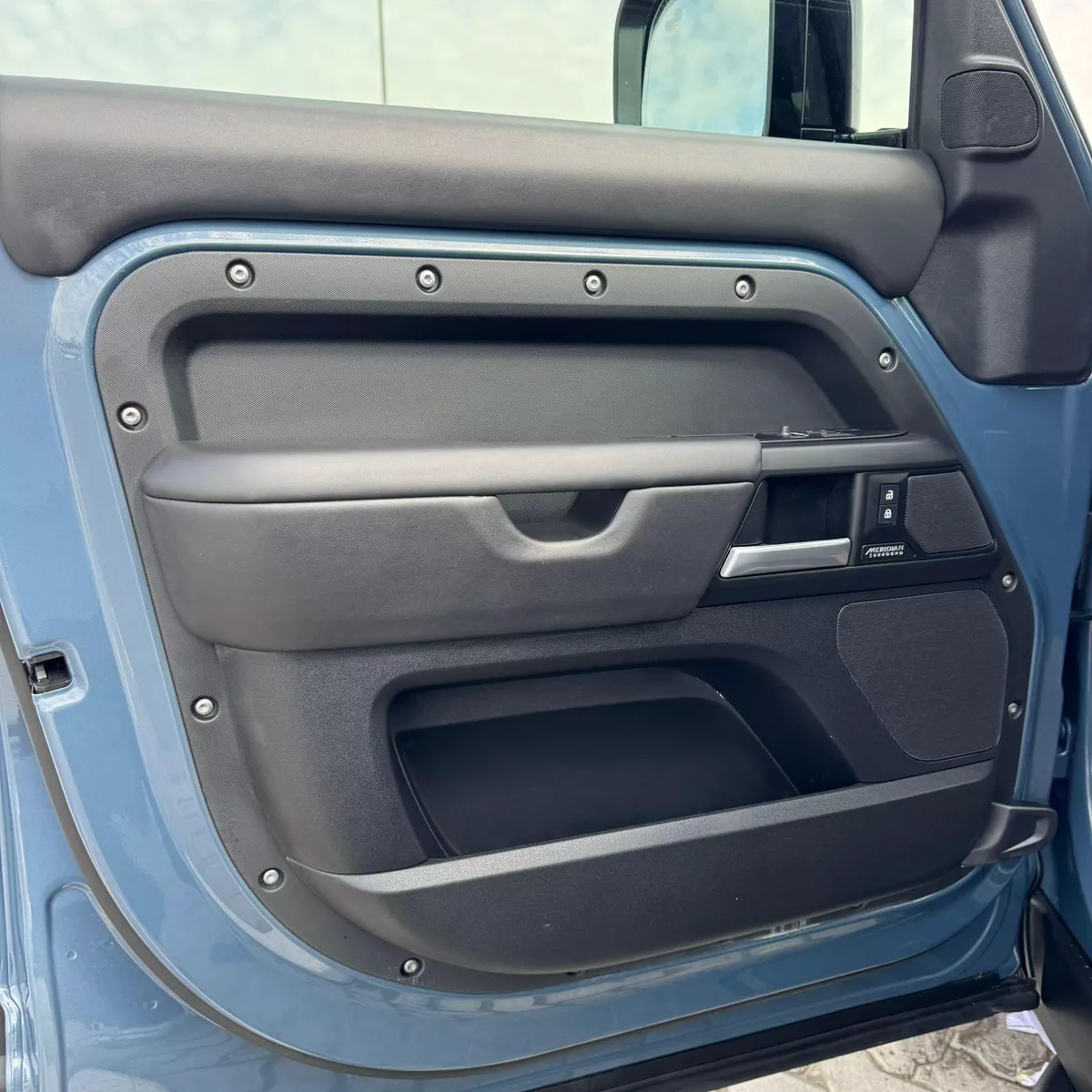 LAND ROVER DEFENDER SE DYNAMIC 2025 | BLUE ( REF-ACD )-7-7