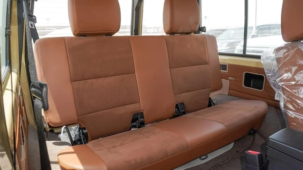 Toyota Land Cruiser 70 LX 4.0L V6 A/T