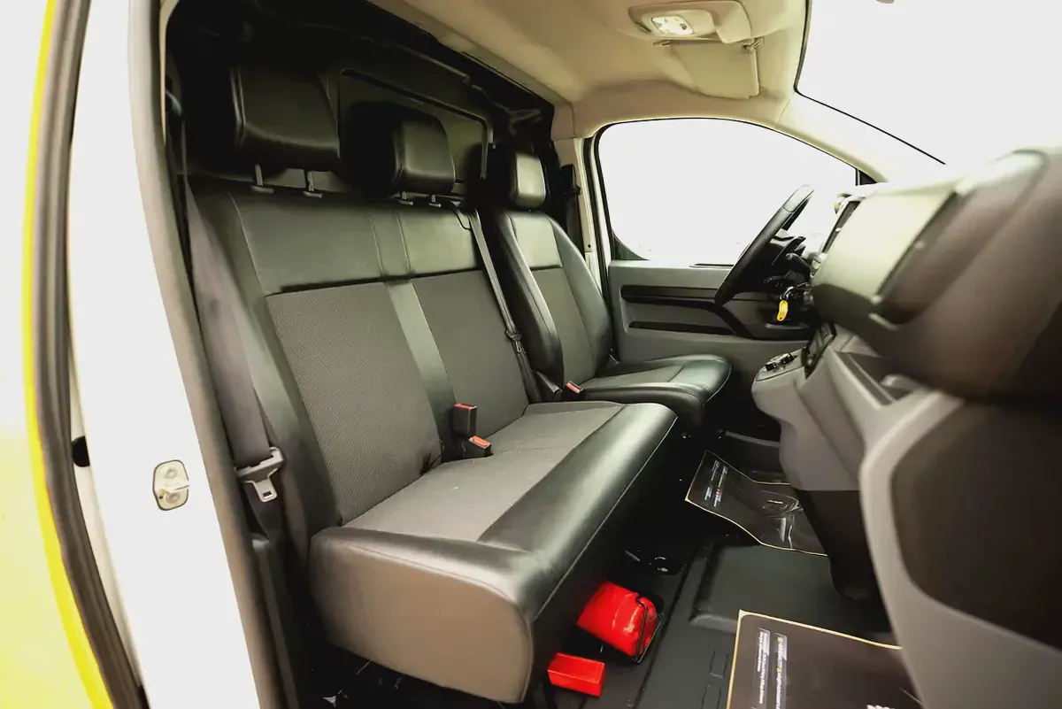 Peugeot Expert | Delivery Van | Automatic Diesel | GCC Specs | Ref#P01845-8-8