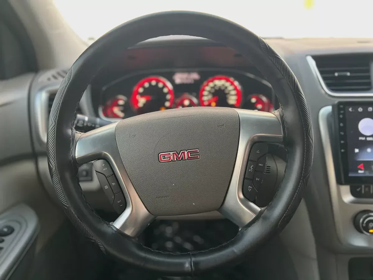 GMC Acadia SLE 2015 | GCC Specs | Well Maintained-12-12