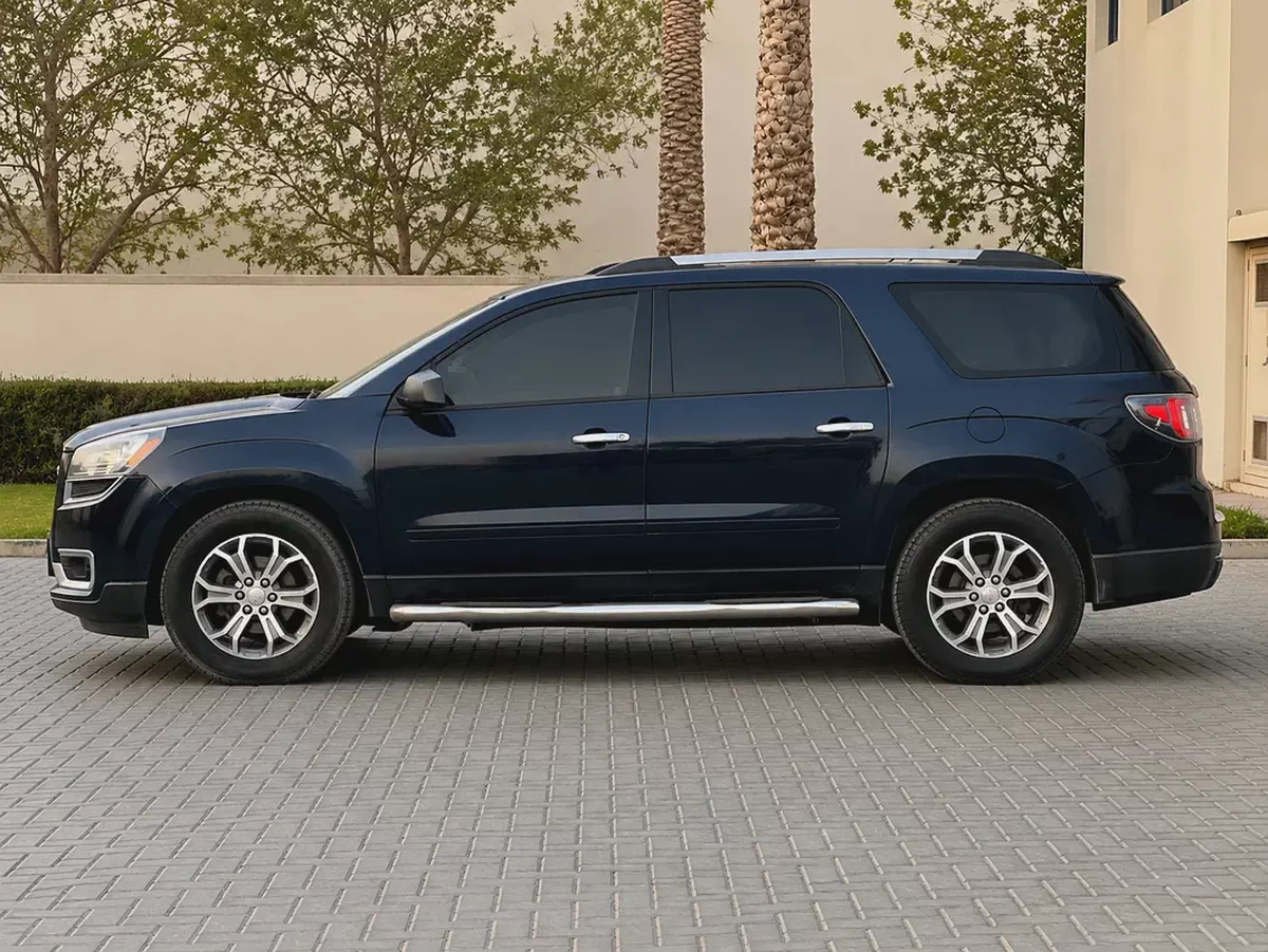 GMC Acadia SLE 2015 | GCC Specs | Well Maintained-8-8