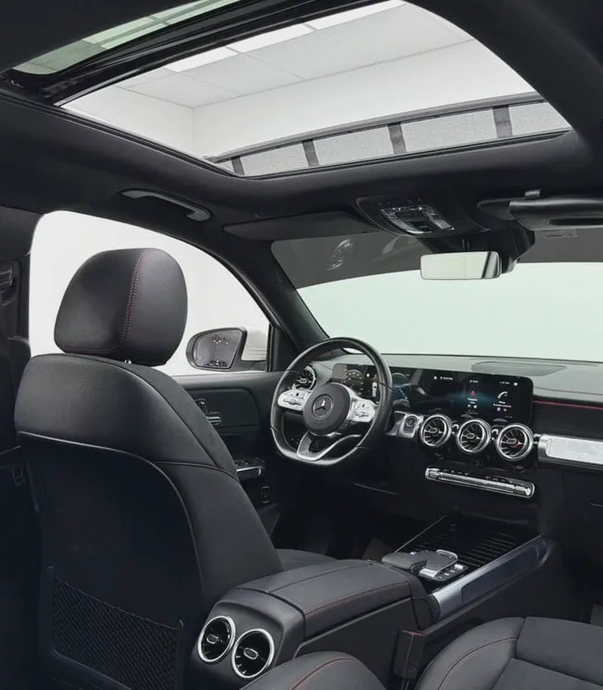 Mercedes-Benz EQB 350 4MATIC | Pay 49k nd get remaining-4-4