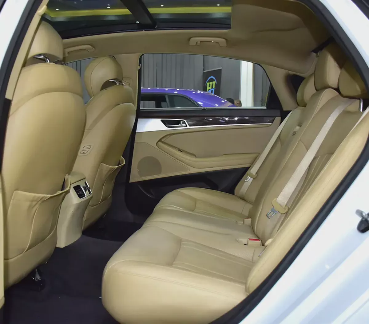EXCELLENT DEAL for our Hyundai Genesis 3.8 ( 2016 Model ) in White Color GCC Specs-16-16