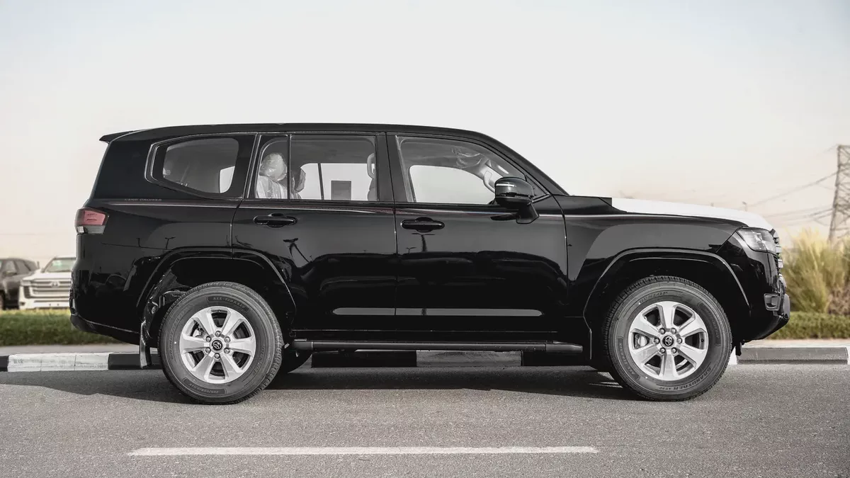 2026 Toyota Land Cruiser GXR 3.3L Twin-Turbo AT Diesel (Black-Beige) Basic-1-1