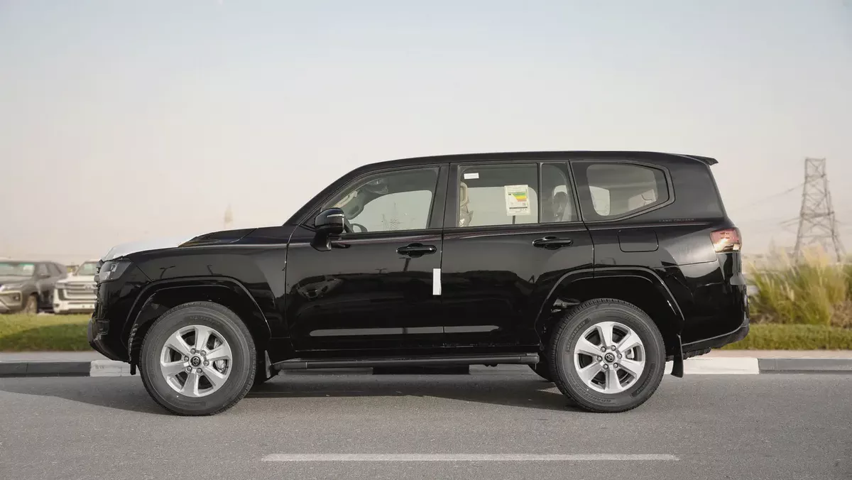 2026 Toyota Land Cruiser GXR 3.3L Twin-Turbo AT Diesel (Black-Beige) Basic-2-2