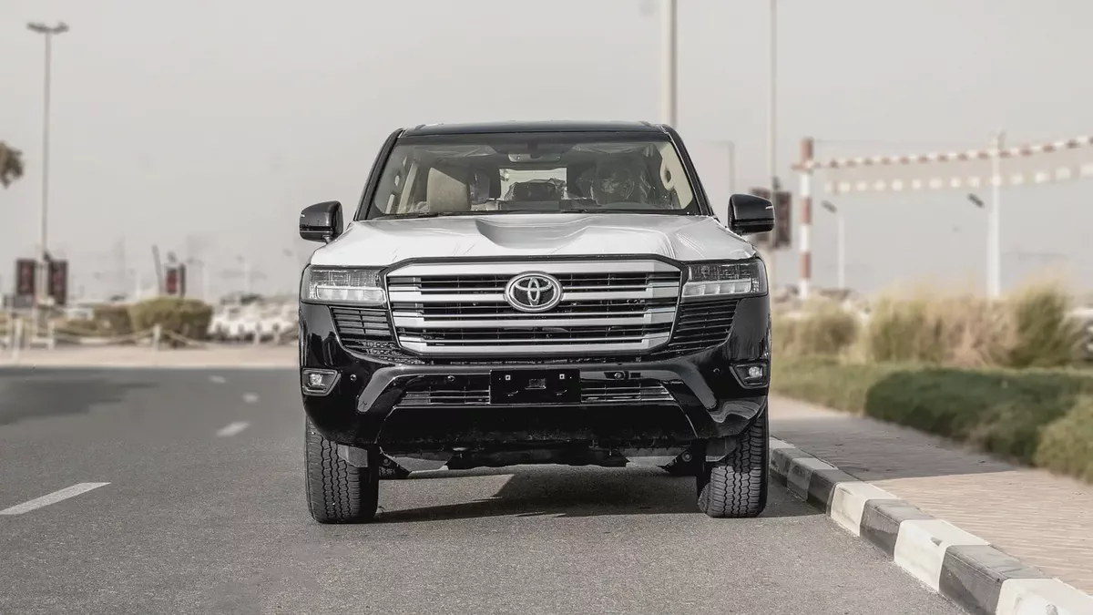 2026 Toyota Land Cruiser GXR 3.3L Twin-Turbo AT Diesel (Black-Beige) Basic-3-3
