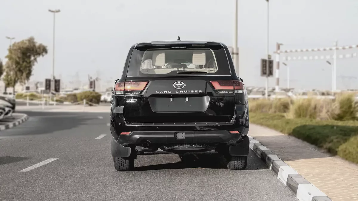 2026 Toyota Land Cruiser GXR 3.3L Twin-Turbo AT Diesel (Black-Beige) Basic-4-4