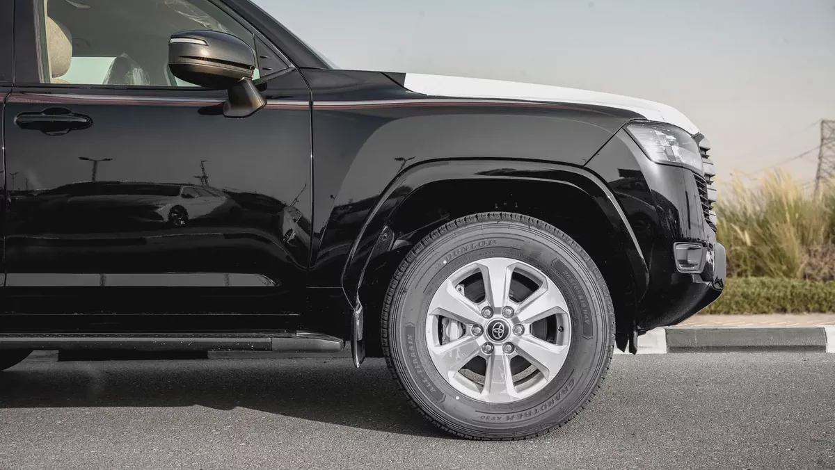 2026 Toyota Land Cruiser GXR 3.3L Twin-Turbo AT Diesel (Black-Beige) Basic-5-5
