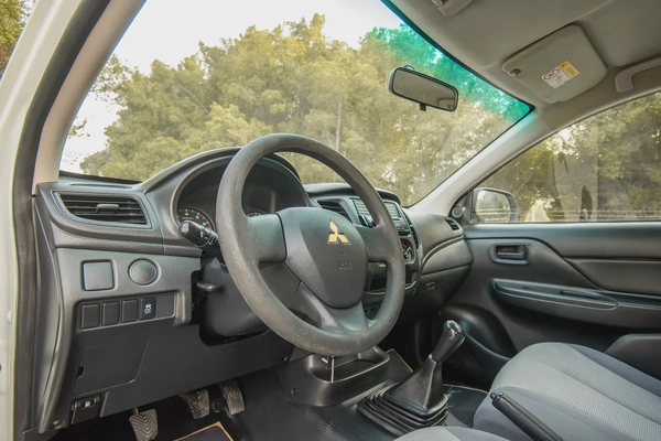 L200 | Double Cabin 4x2 | Manual | GCC Specs | Ref#M05921
