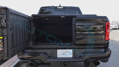 (For Export / Car With Multigate) 2026/2026 RAM 1500 V8 5.7L  Limited Crew Cab eTorque GCC 0Km-18