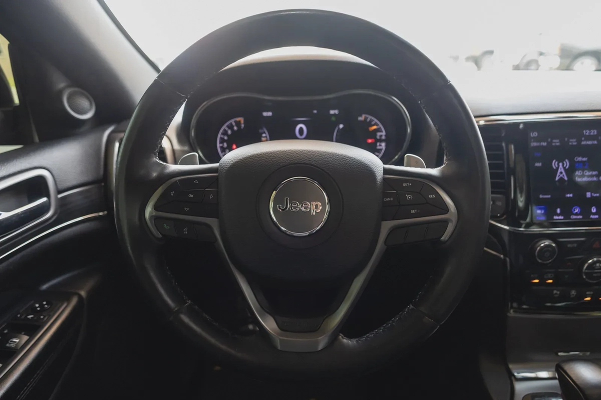 Jeep Grand Cherokee-20-20