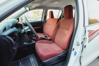 Hilux | Double Cabin 4x2 | Manual | GCC Specs | Ref#T37796-9
