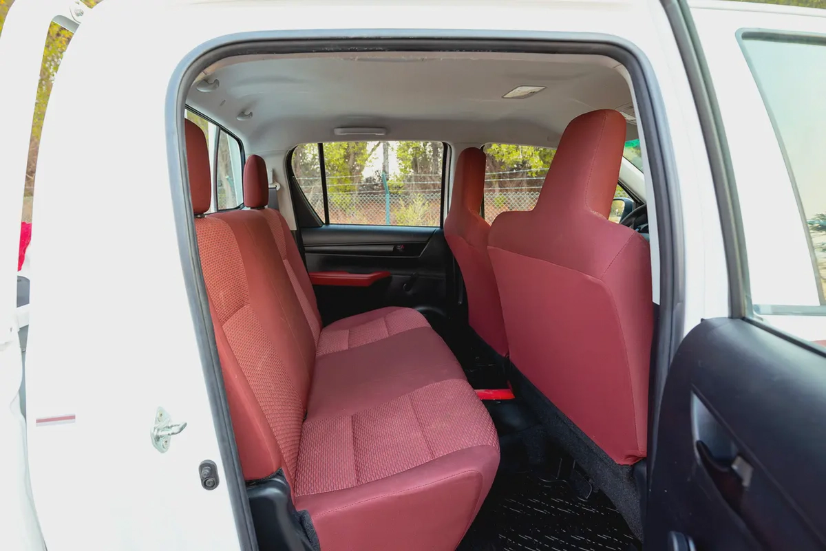 Hilux | Double Cabin 4x2 | Manual | GCC Specs | Ref#T37796-11-11