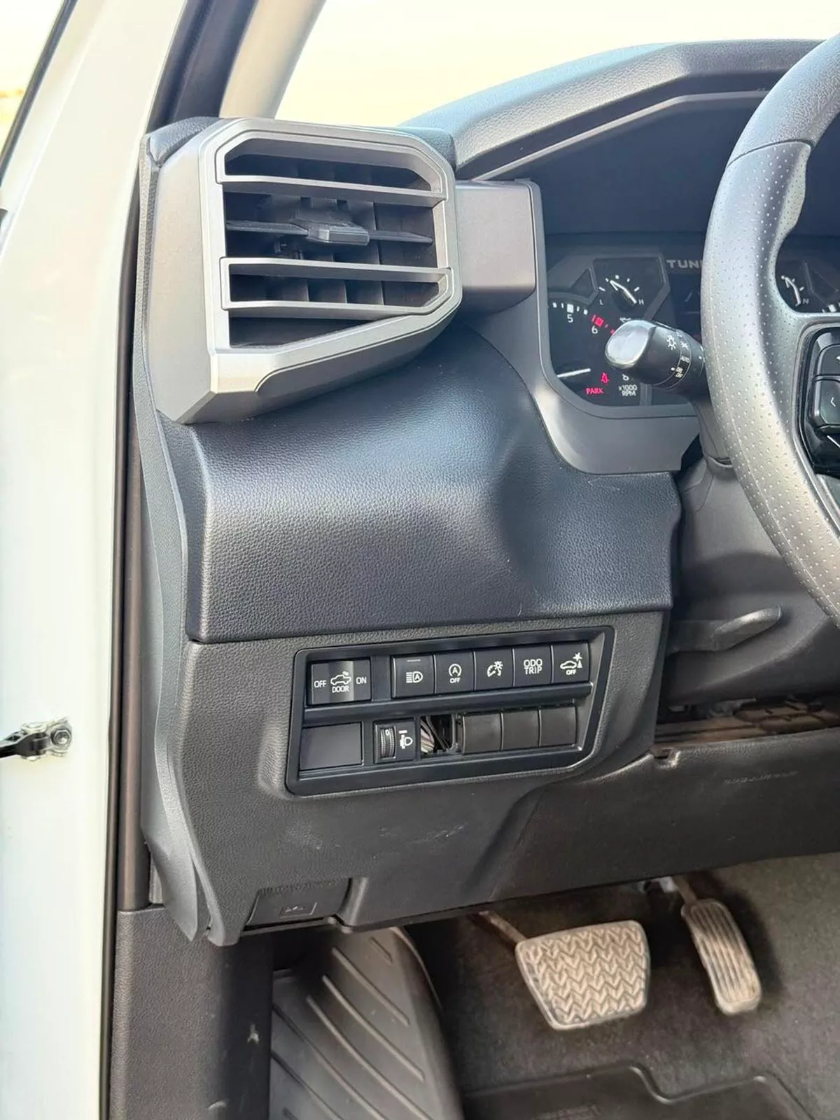 Toyota Tundra SR-9-0
