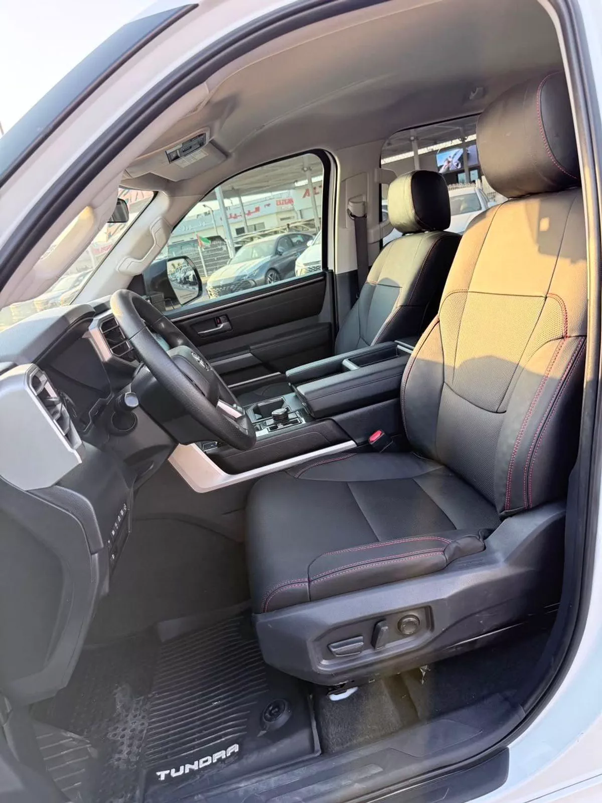 Toyota Tundra SR-5-0
