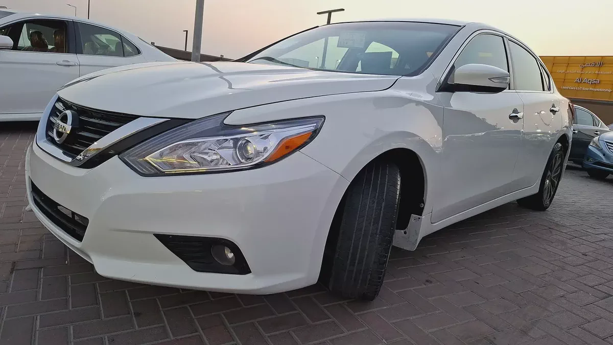 2018 Nissan Altima SE American Specs-12-12