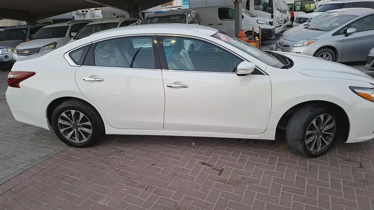 2018 Nissan Altima SE American Specs-3-3