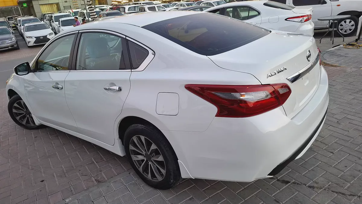2018 Nissan Altima SE American Specs-8-8