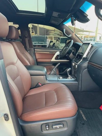 لاند كلوزر 2019 خليجي مكينه لكذس Toyota Land Cruiser VXR 2019 GCC Specs-16