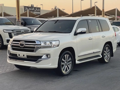 لاند كلوزر 2019 خليجي مكينه لكذس Toyota Land Cruiser VXR 2019 GCC Specs-1