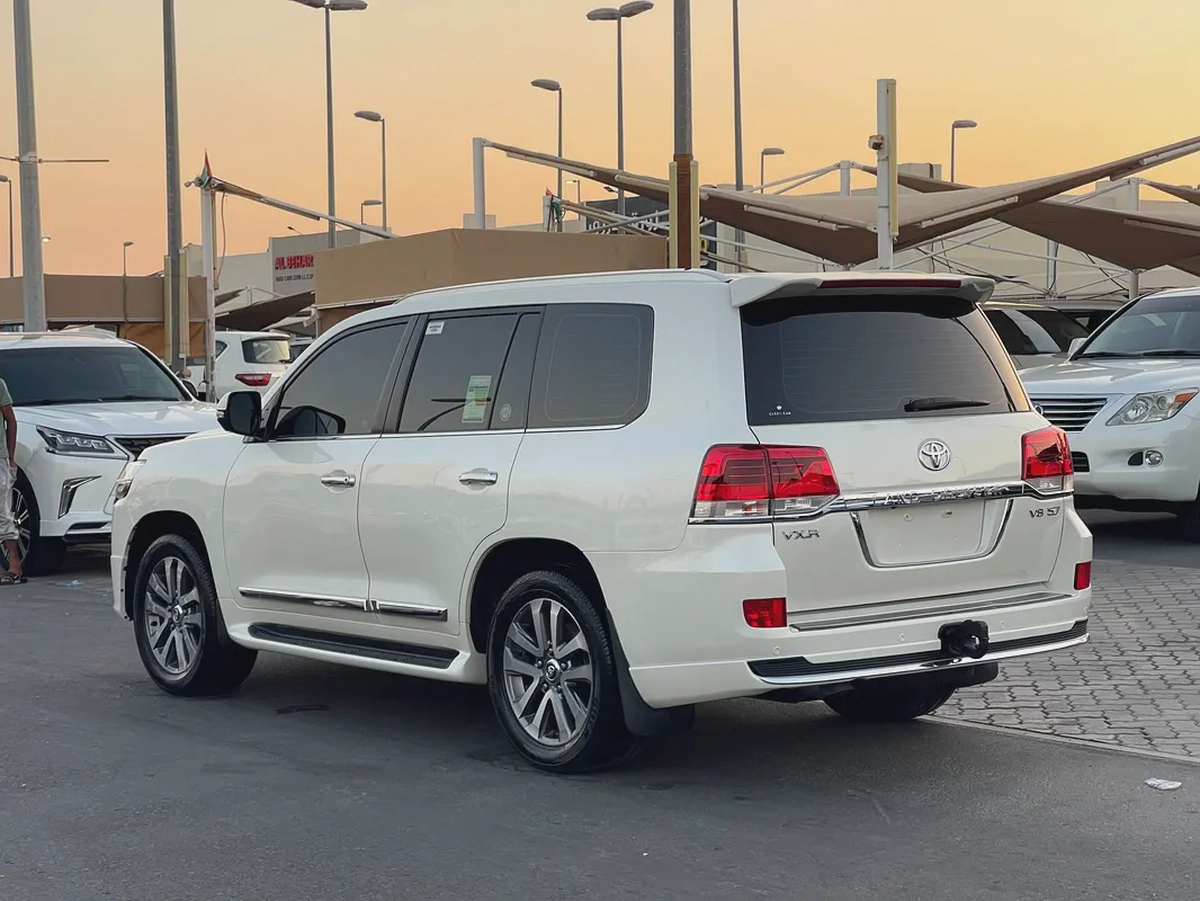 لاند كلوزر 2019 خليجي مكينه لكذس Toyota Land Cruiser VXR 2019 GCC Specs-3-3