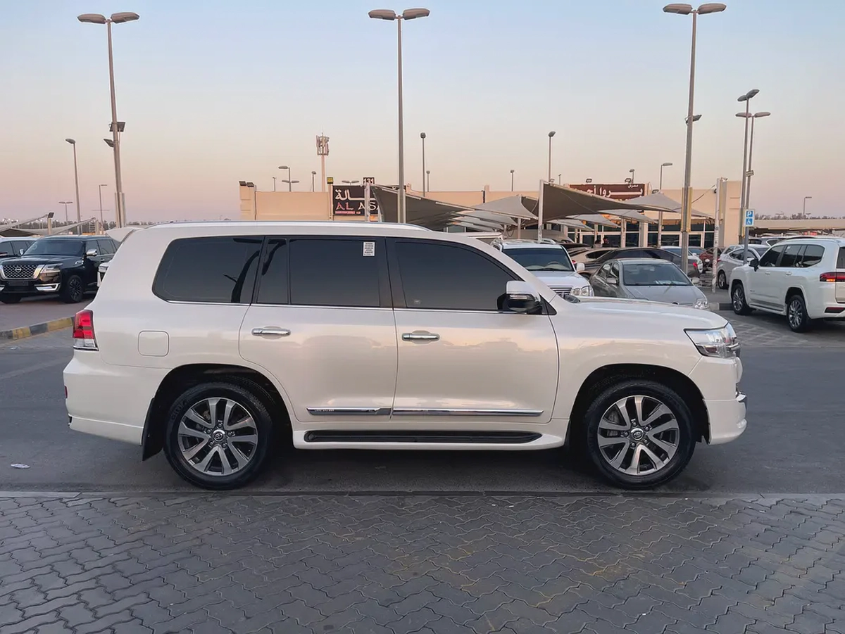 لاند كلوزر 2019 خليجي مكينه لكذس Toyota Land Cruiser VXR 2019 GCC Specs-6-6