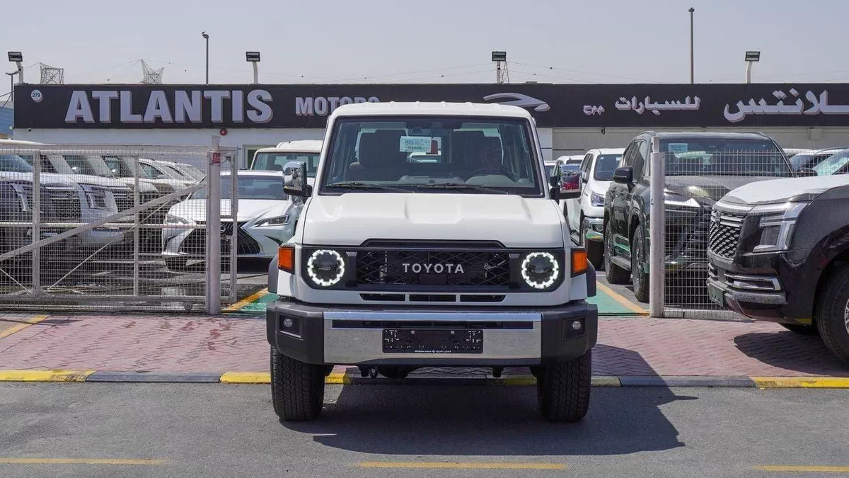 Toyota Land Cruiser 70 LC76 HT VXR HT VXR LX 4.0L V6 A/T Al Futtaim-1-0