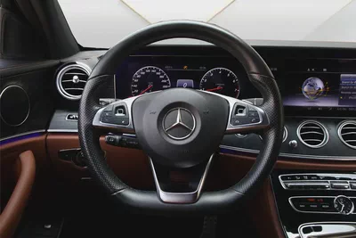 MERCEDES BENZ E 300 - 2018 - GCC - FULLY LOADED - AMAZING CONDITION-14