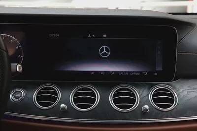 MERCEDES BENZ E 300 - 2018 - GCC - FULLY LOADED - AMAZING CONDITION-15